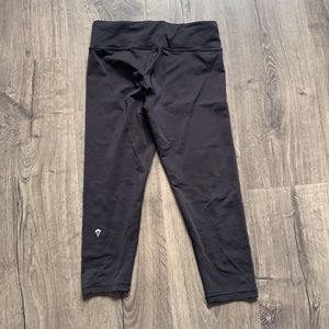 Ivivva black lux cropped leggings